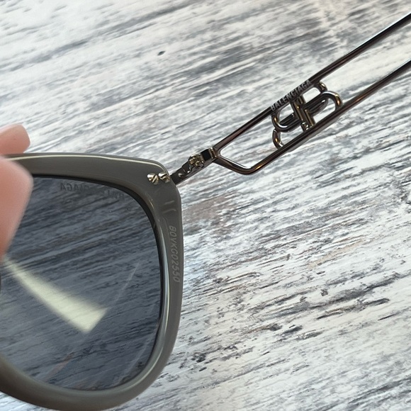 JUST TODAY❤️✨BALENCIAGA inception cat eye sunglasses - Picture 8 of 16